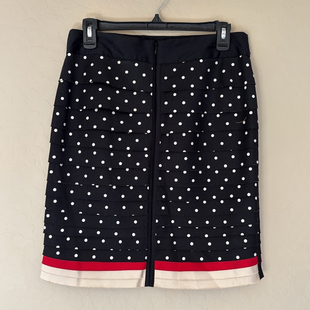 White House Black Market, size 4, black/ white polka dot mini skirt w/ ruffles - Picture 6 of 9